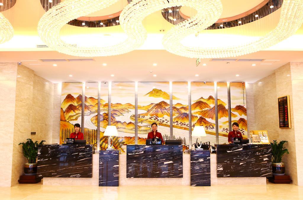 Mingcheng Times Hotel Чънду Екстериор снимка