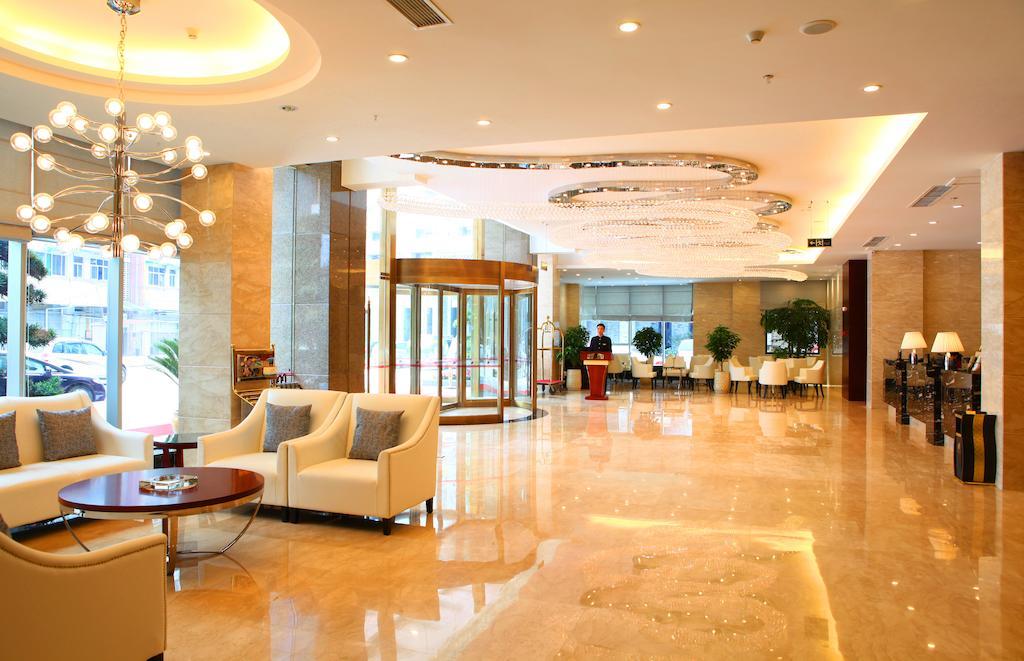 Mingcheng Times Hotel Чънду Екстериор снимка
