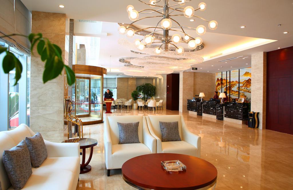 Mingcheng Times Hotel Чънду Екстериор снимка
