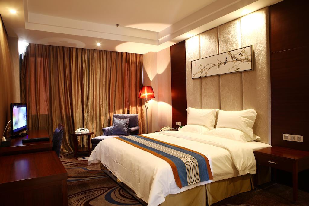 Mingcheng Times Hotel Чънду Стая снимка