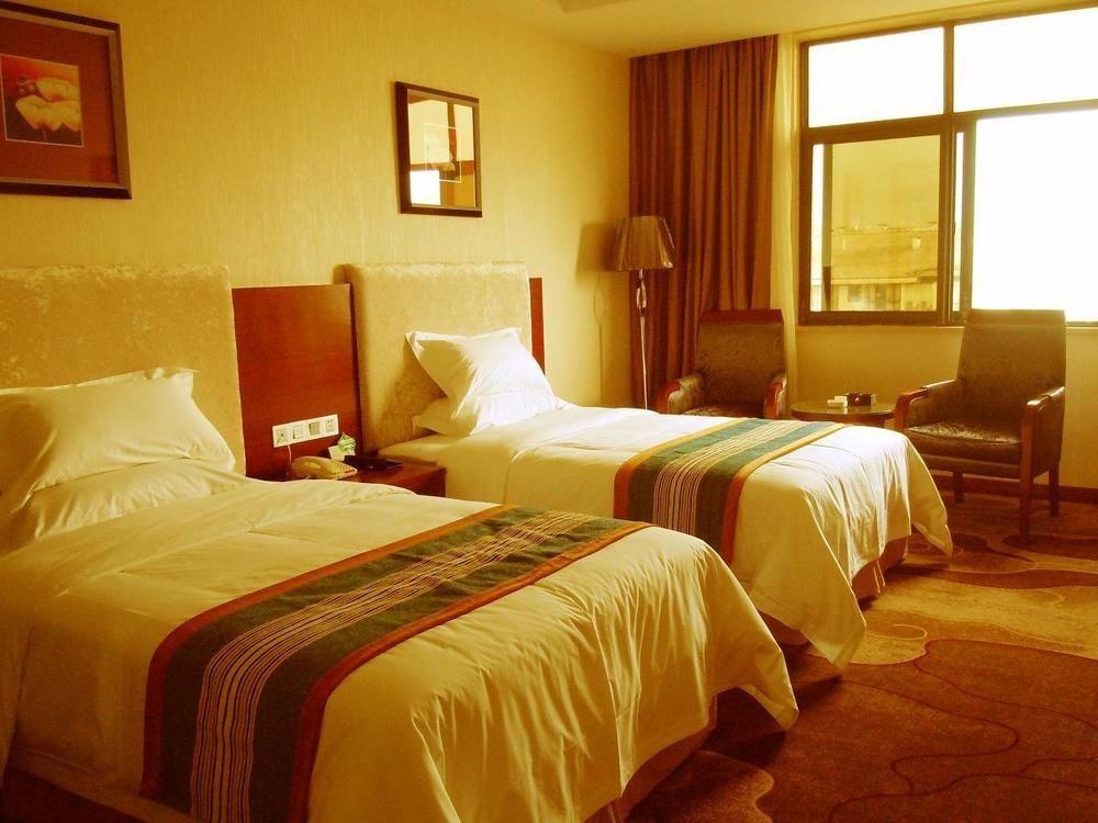 Mingcheng Times Hotel Чънду Екстериор снимка