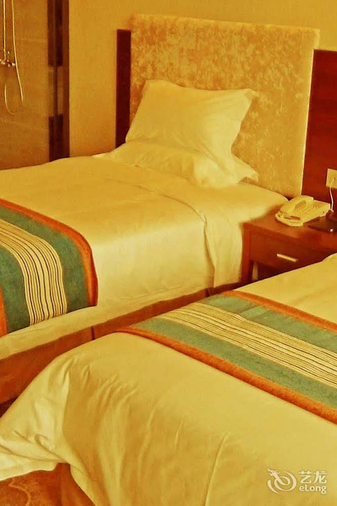 Mingcheng Times Hotel Чънду Екстериор снимка
